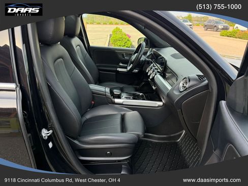 Used 2021 Mercedes-Benz GLB 250 4MATIC w/ Premium Package image 30