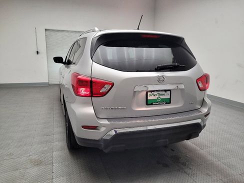 Used 2017 Nissan Pathfinder S image 6