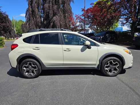 Used 2013 Subaru Crosstrek 2.0i Limited AWD/4WD image 3