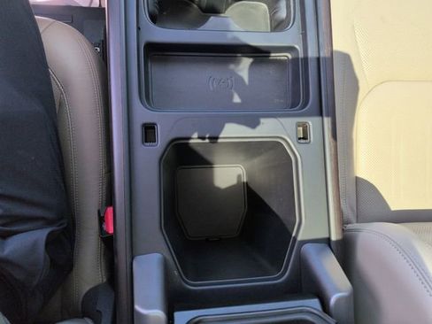 Used 2022 Land Rover Defender 110 S AWD/4WD image 46