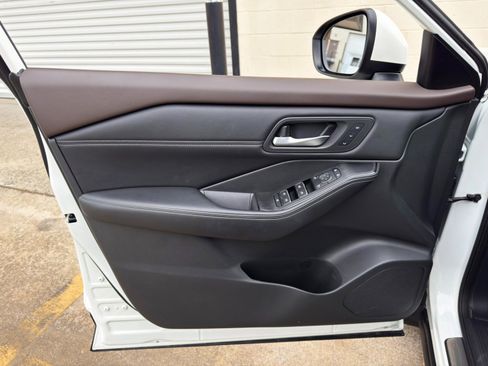 Used 2023 Nissan Rogue SL w/ SL Premium Package FWD image 40
