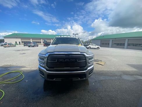 Used 2021 RAM 2500 Laramie AWD/4WD image 2