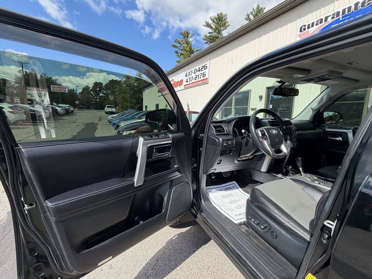 Used 2016 Toyota 4Runner SR5 Premium AWD/4WD image 10
