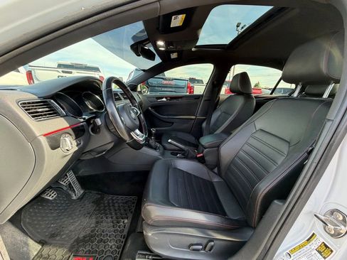 Used 2017 Volkswagen Jetta GLI FWD image 25