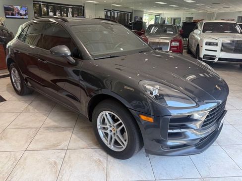 Used 2020 Porsche Macan AWD/4WD image 1