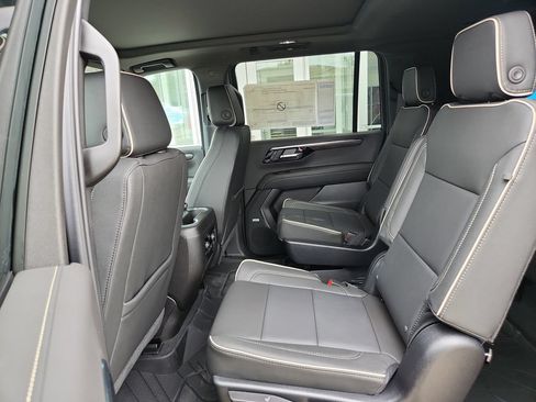 New 2026 Chevrolet Suburban Premier w/ Sun And Tow Package AWD/4WD image 27