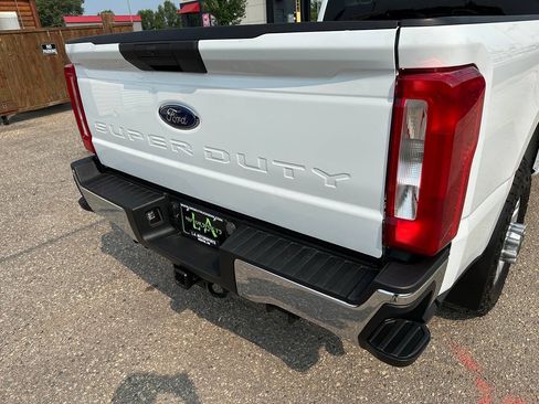 Used 2023 Ford F250 XLT w/ Snow Plow Prep Package AWD/4WD image 23