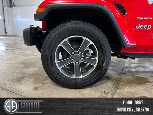 Used 2023 Jeep Wrangler Unlimited Sahara AWD/4WD image 27