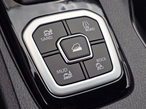 New 2026 Nissan Frontier SV w/ All-Weather Content Package AWD/4WD image 7