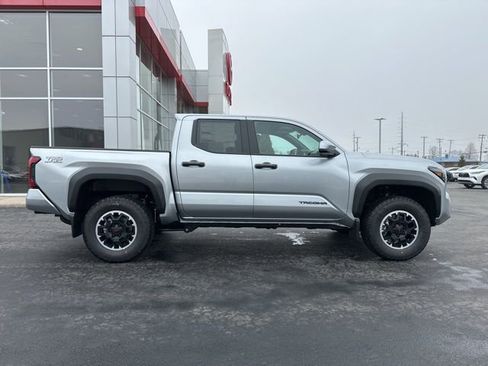 New 2026 Toyota Tacoma TRD Off-Road AWD/4WD image 8