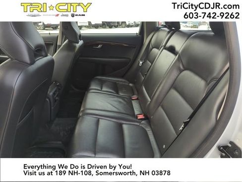 Used 2010 Volvo V70 3.2 image 27