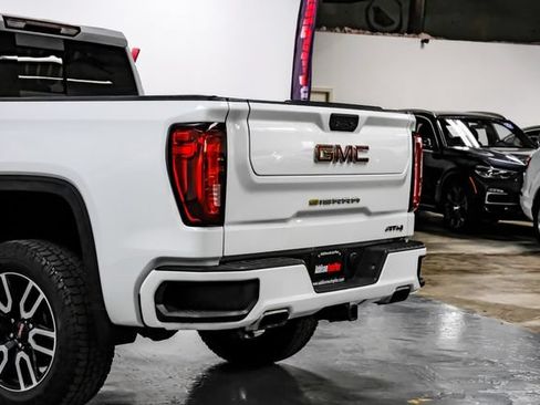 Used 2021 GMC Sierra 1500 AT4 w/ AT4 Preferred Package AWD/4WD image 17