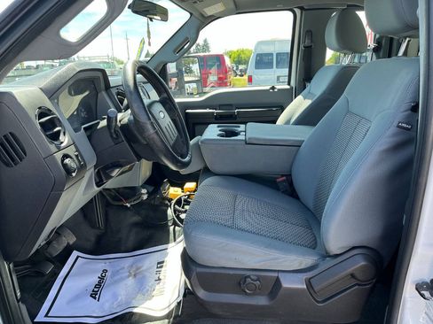 Used 2015 Ford F550 4x4 SuperCab Super Duty w/ Power Equipment Group image 8