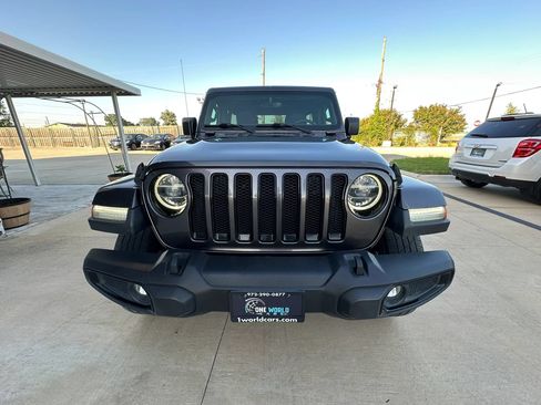 Used 2019 Jeep Wrangler Unlimited Sahara AWD/4WD image 8