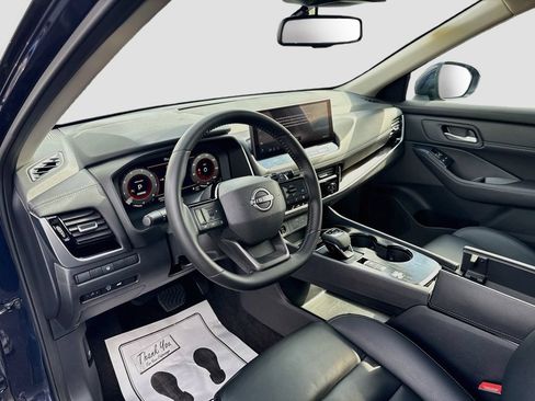 Used 2026 Nissan Rogue SL FWD image 9