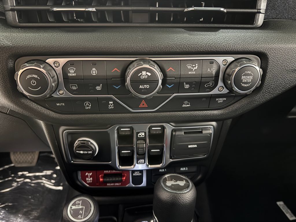 New 2026 Jeep Wrangler Unlimited Sport w/ Dual Top Group AWD/4WD image 34