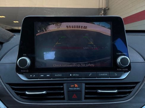 Used 2024 Nissan Altima 2.5 SV FWD image 30