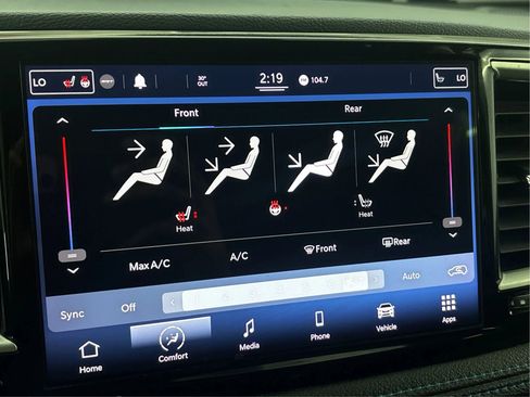 Used 2021 Chrysler Pacifica Touring-L image 34