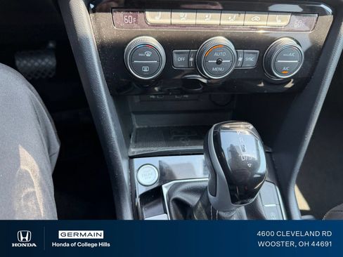 Used 2024 Volkswagen Taos SE FWD image 24