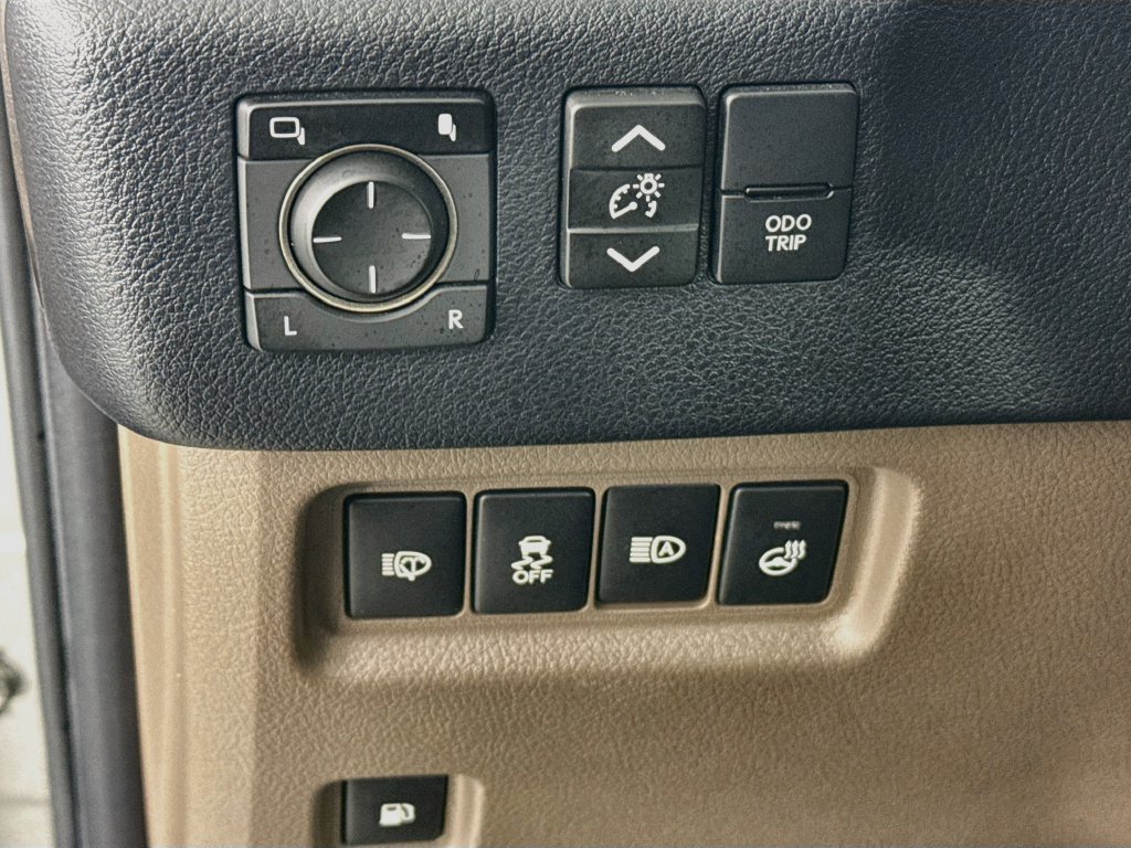Used 2022 Lexus GX 460 Premium w/ Premium Package AWD/4WD image 11