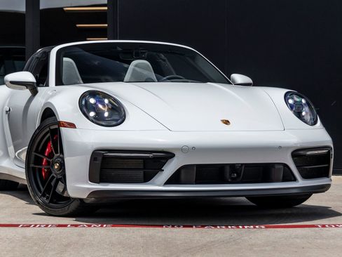Used 2022 Porsche 911 Targa 4 GTS AWD/4WD image 9