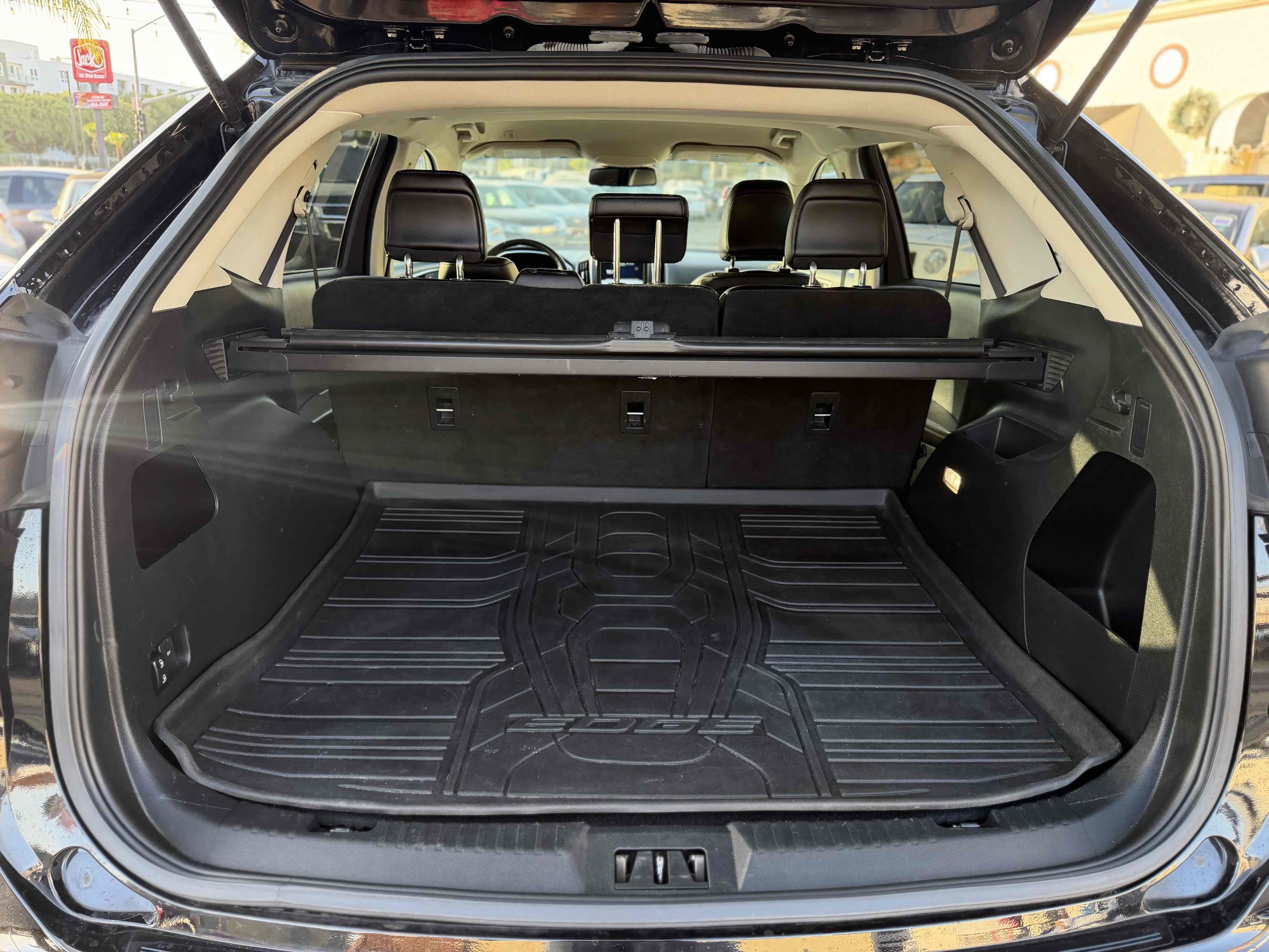 Used 2021 Ford Edge SEL w/ Cargo Accessory Package AWD/4WD image 11