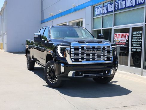 New 2026 GMC Sierra 3500 Denali w/ Denali Reserve Package AWD/4WD image 55