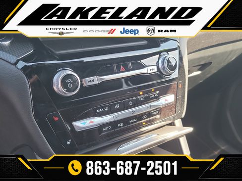 Used 2024 Ford Explorer ST-Line w/ Class IV Trailer Tow Package RWD image 25