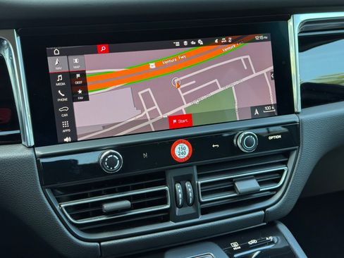 Used 2026 Porsche Macan image 20