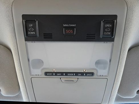 Used 2014 Lexus LS 460 w/ Comfort Package RWD image 38
