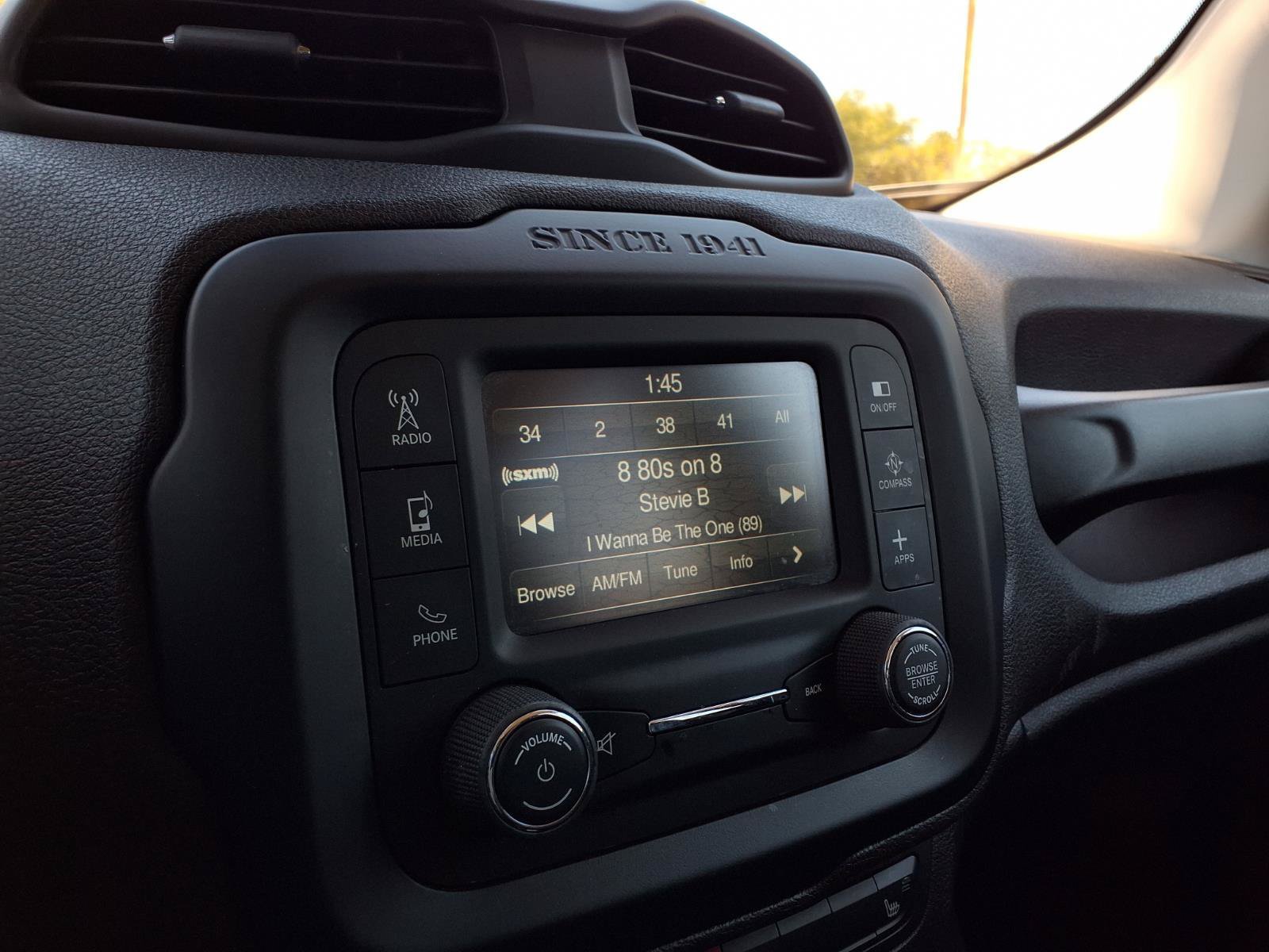 Used 2017 Jeep Renegade Limited FWD image 7