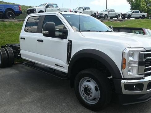 New 2026 Ford F550 4x4 Crew Cab Super Duty image 3