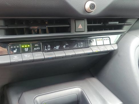 Certified 2023 Toyota Crown AWD/4WD image 19