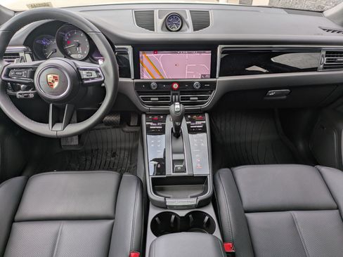 Used 2025 Porsche Macan image 22