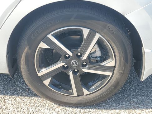 Certified 2024 Nissan Sentra SV w/ All-Weather Package image 9