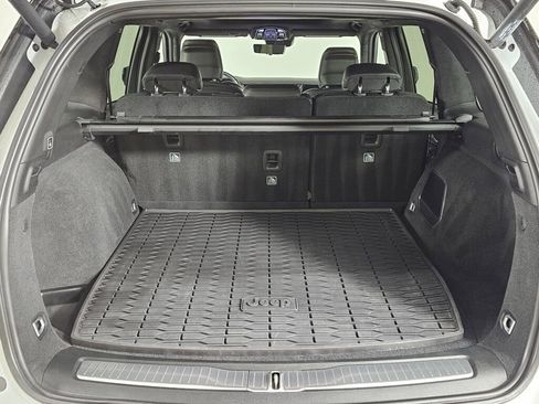 Used 2023 Jeep Grand Cherokee Summit image 13