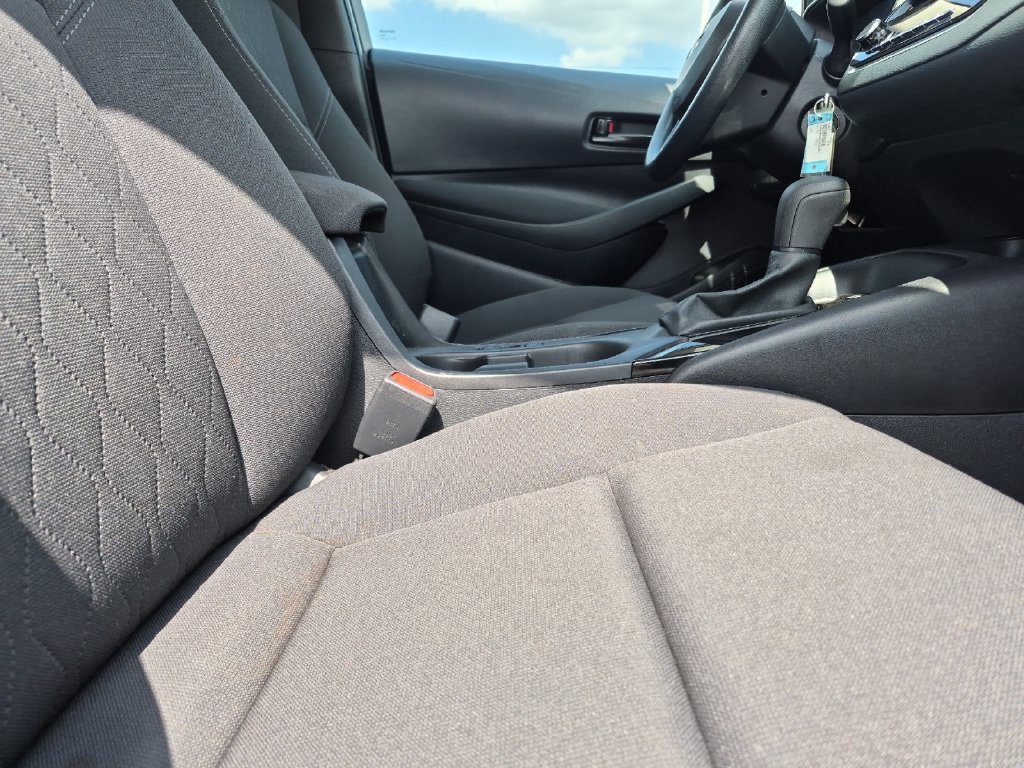 Used 2025 Toyota Corolla LE FWD image 15