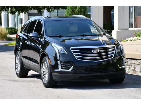 Used 2019 Cadillac XT5 Luxury FWD image 2