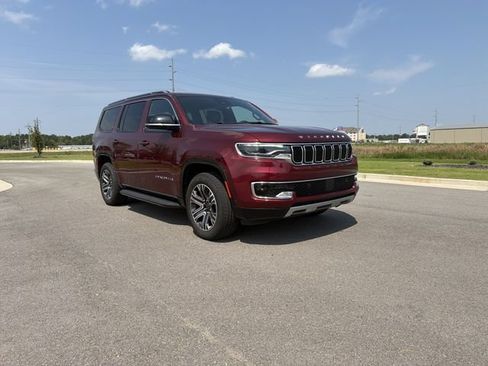 Used 2024 Jeep Wagoneer Series II AWD/4WD image 7