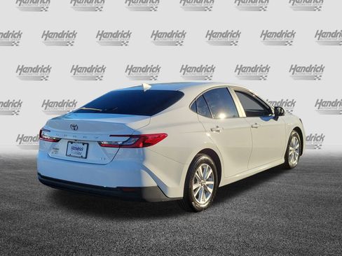Used 2025 Toyota Camry LE image 7