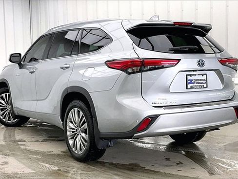 Used 2021 Toyota Highlander Platinum image 11