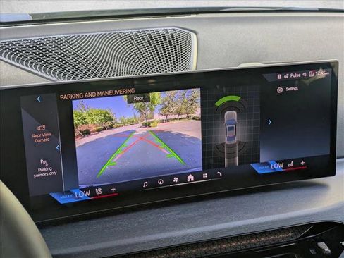 Used 2025 BMW 330i Sedan w/ M Sport Package image 14