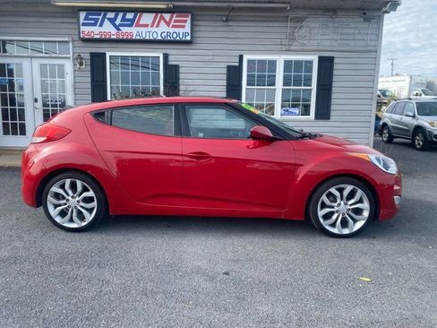 Used 2012 Hyundai Veloster w/ Style Pkg image 1