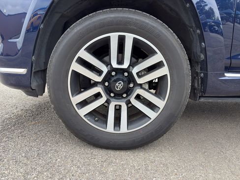 Used 2021 Toyota 4Runner Limited AWD/4WD image 9