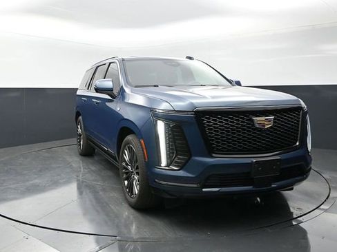 Used 2025 Cadillac Escalade Sport Platinum w/ LPO, Floor Liner Package AWD/4WD image 5