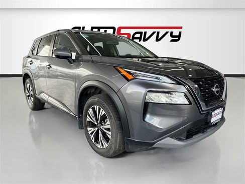 Used 2023 Nissan Rogue SV image 1
