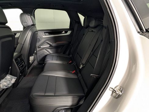 New 2026 Porsche Cayenne image 24