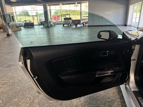 Used 2017 Ford Mustang GT Premium w/ Equipment Group 401A image 15