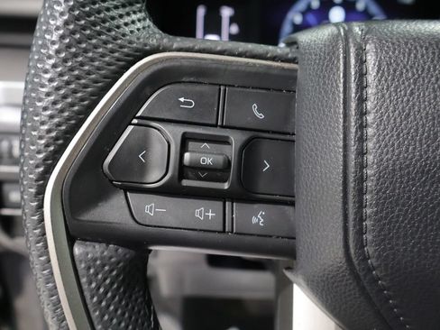 Used 2024 Toyota Tacoma SR5 AWD/4WD image 34