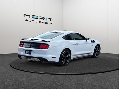 Used 2016 Ford Mustang GT Premium w/ Equipment Group 401A RWD image 9